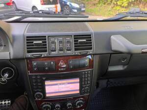 Image 9/15 of Mercedes-Benz G 350 Bluetec (SWB) (2012)