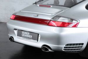Image 12/50 of Porsche 911 Carrera 4S (2004)