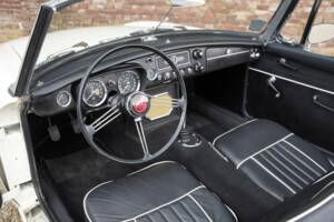 Bild 3/50 von MG MGB (1966)