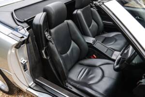 Image 23/43 of Mercedes-Benz SL 280 (2002)