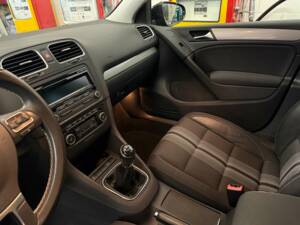 Bild 9/19 von Volkswagen Golf VI 1.2 TSI (2012)