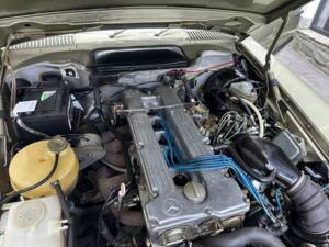 Image 14/20 of Mercedes-Benz 280 SL (1979)