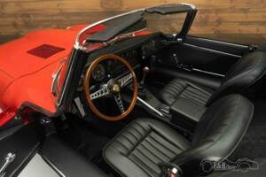Image 18/19 de Jaguar E-Type (1969)