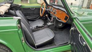 Image 30/66 of Triumph TR 4A IRS (1966)