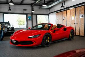 Image 1/10 of Ferrari 296 GTS (2023)