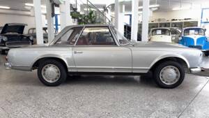 Image 4/24 of Mercedes-Benz 280 SL (1968)