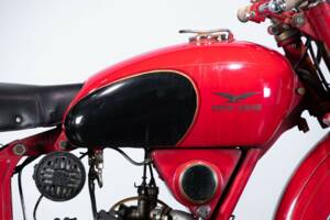Image 50/50 de Moto Guzzi 250 SS (1950)