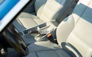 Image 22/31 of BMW 325Ci (2001)