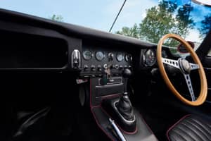 Image 25/80 of Jaguar E-Type 4.2 (1966)