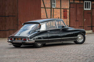 Image 17/56 of Citroën DS 20 Pallas (1971)