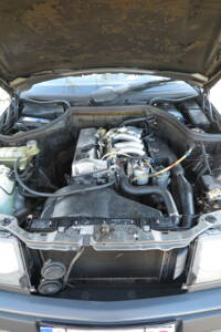 Image 14/92 de Mercedes-Benz 200 D (1989)