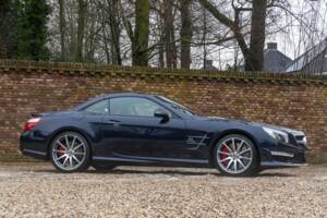 Immagine 22/50 di Mercedes-Benz SL 63 AMG (2012)