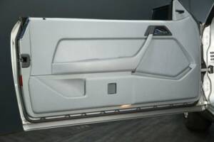 Afbeelding 11/50 van Mercedes-Benz 230 CE (1988)