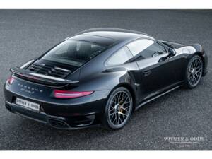 Image 2/34 of Porsche 911 Turbo S (2015)