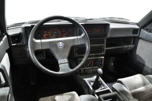 Bild 27/34 von Alfa Romeo 75 2.0 Twin Spark (1988)