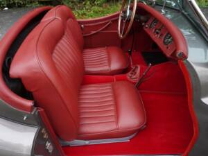 Image 12/19 of Jaguar XK 120 OTS (1952)