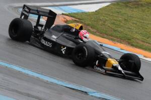 Bild 8/28 von Tyrrell 017 (1988)