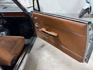 Image 10/18 of Alfa Romeo Giulia GT 1300 Junior (1968)