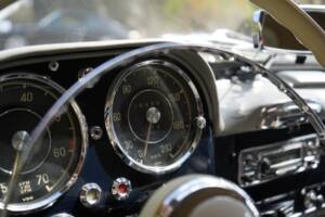 Image 17/20 of Mercedes-Benz 190 SL (1960)