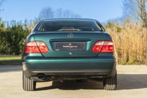 Image 12/50 of Mercedes-Benz CLK 200 (1997)