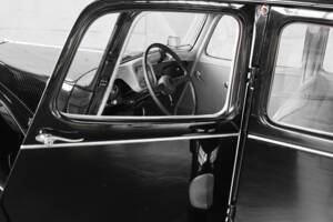 Image 19/50 of Citroën Traction Avant 11 BL (1953)