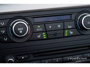 Image 22/33 de BMW 118i (2010)