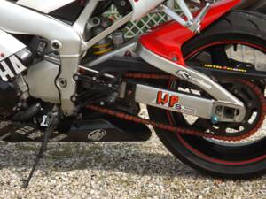 Image 13/50 of Yamaha YZF 1000 R1 (1998)