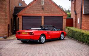Image 17/42 of Ferrari Mondial T (1990)