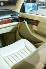 Bild 27/43 von Mercedes-Benz 380 SE (1984)
