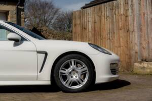 Bild 24/50 von Porsche Panamera 4S (2010)