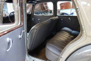 Image 22/43 of Citroën Traction Avant 7 C (1935)