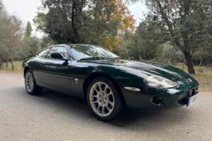 Image 4/40 de Jaguar XKR (1998)
