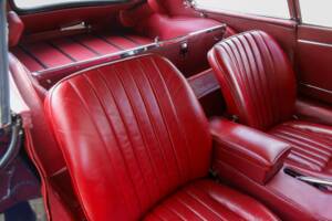 Imagen 46/50 de Jaguar E-Type 4.2 (1964)