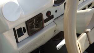 Image 39/50 de Volkswagen Coccinelle 1303 LS (1973)