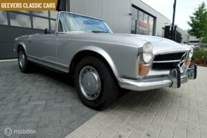 Immagine 2/9 di Mercedes-Benz 280 SL (1970)