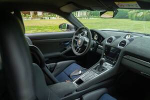 Image 64/100 of Porsche 718 Cayman GT4 RS Weissach (2024)