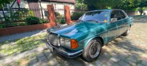 Image 3/66 of Mercedes-Benz 230 CE (1981)