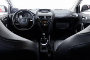 Bild 15/32 von Aston Martin Cygnet (2012)