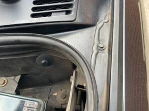 Bild 16/26 von BMW 320i (1990)