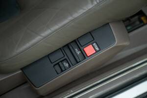 Image 37/50 de Volvo 780 Bertone 2.4 TD (1987)