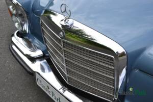 Bild 43/50 von Mercedes-Benz 280 SE 3,5 (1971)