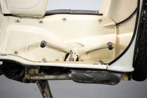 Image 38/50 of Moto Guzzi Galletto (1962)