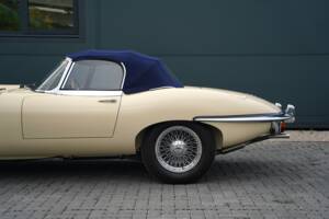 Imagen 24/50 de Jaguar E-Type (1969)