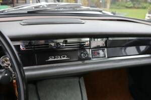 Afbeelding 17/50 van Mercedes-Benz 230 S (1967)