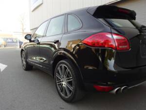 Imagen 28/97 de Porsche Cayenne Turbo (2011)