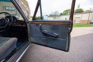 Immagine 12/34 di Mercedes-Benz 300 SEL 3.5 (1972)