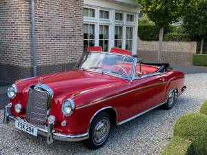 Immagine 8/25 di Mercedes-Benz 220 S Cabriolet (1959)