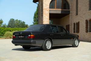 Bild 6/50 von Mercedes-Benz 300 E-24 (1989)
