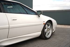 Image 47/50 of Lotus Esprit S4 (1994)