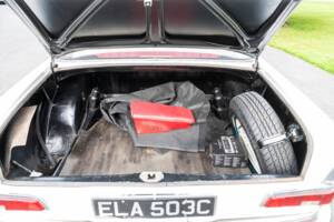 Image 32/35 of Mercedes-Benz 190 c (1965)